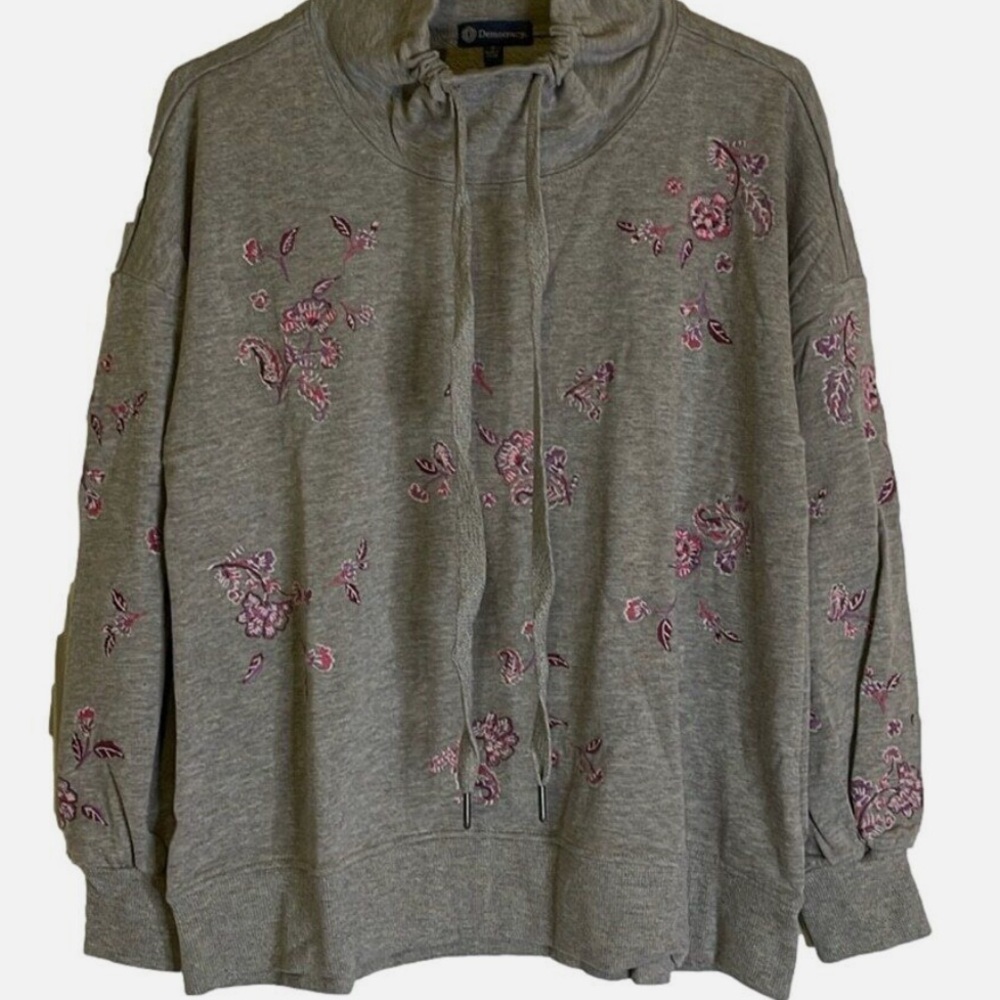 NWT Embroidered Floral Sweatshirt